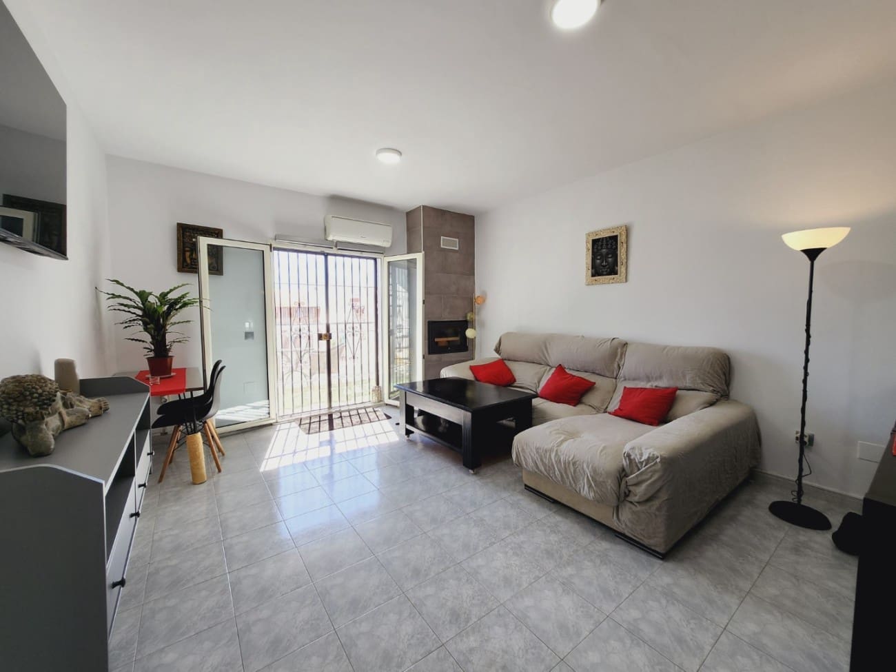 3 soveværelse Byhus til salg i Nerja med swimmingpool - € 340.000 (Ref: 8556725)