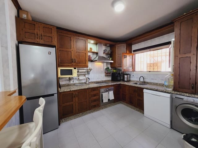 3 soveværelse Byhus til salg i Nerja med swimmingpool - € 340.000 (Ref: 8556725)