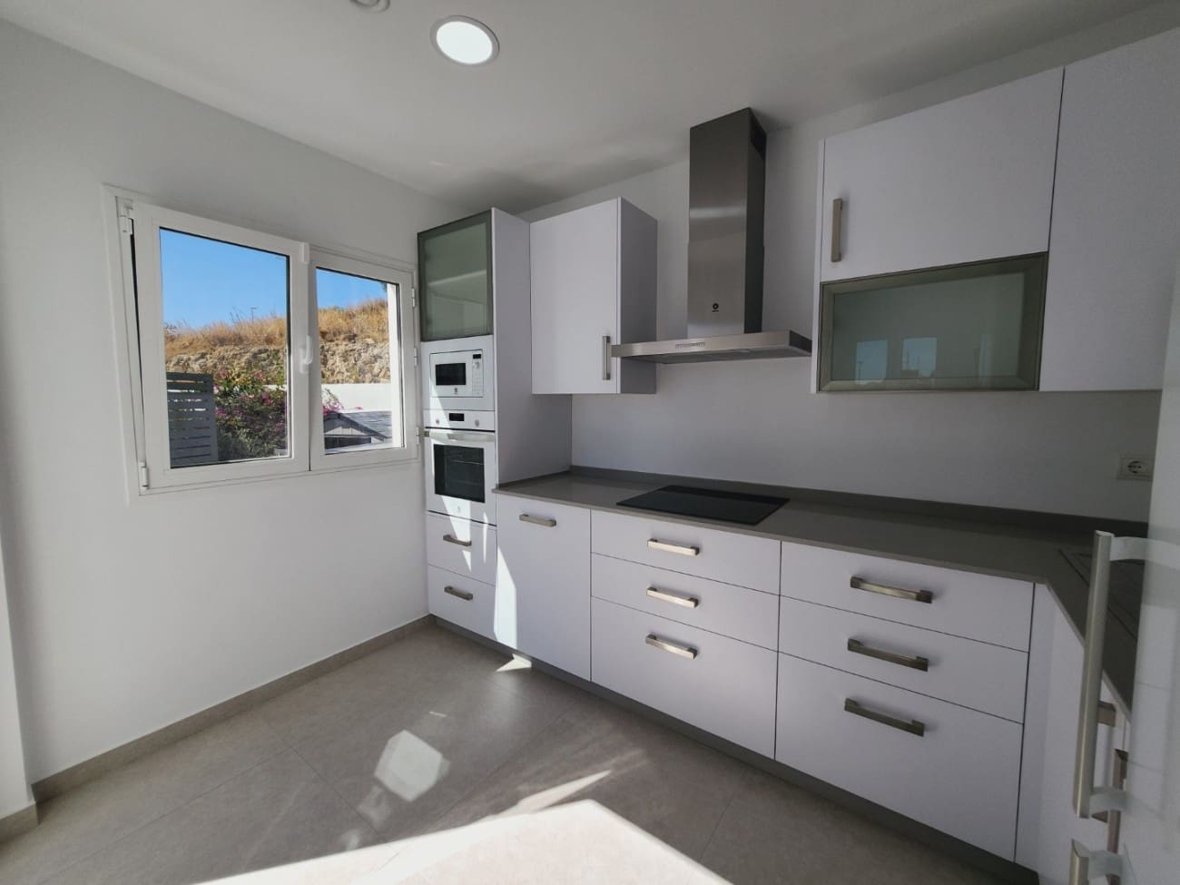 4 soveværelse Villa til salg i Nerja med swimmingpool - € 865.000 (Ref: 8559585)