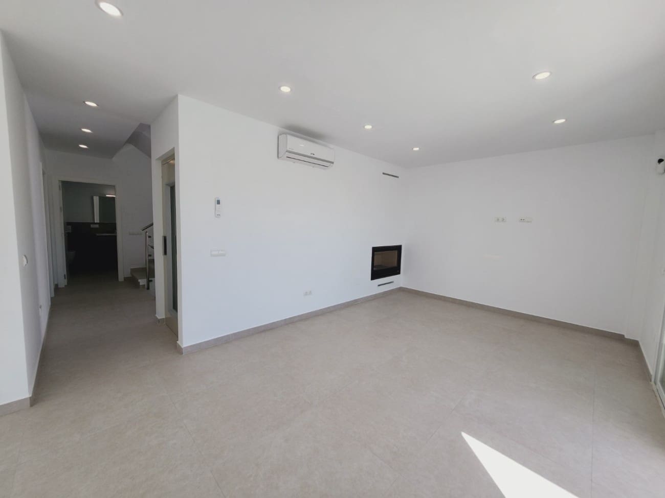 4 soveværelse Villa til salg i Nerja med swimmingpool - € 865.000 (Ref: 8559585)