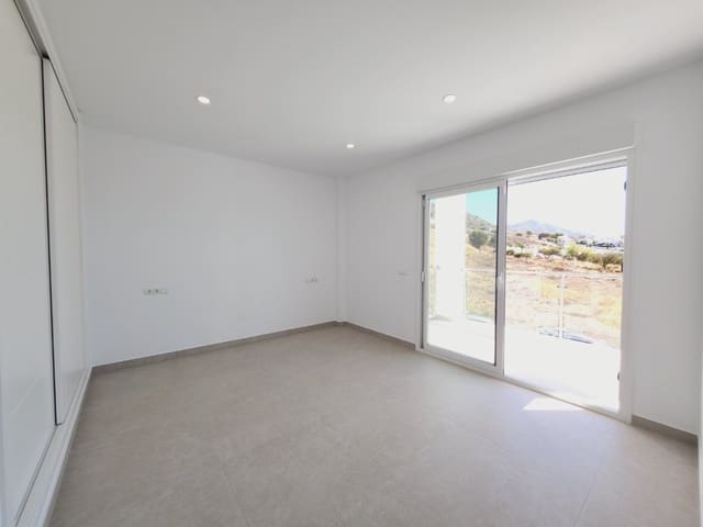 4 soverom Villa til salgs i Nerja med svømmebasseng - € 865 000 (Ref: 8559585)