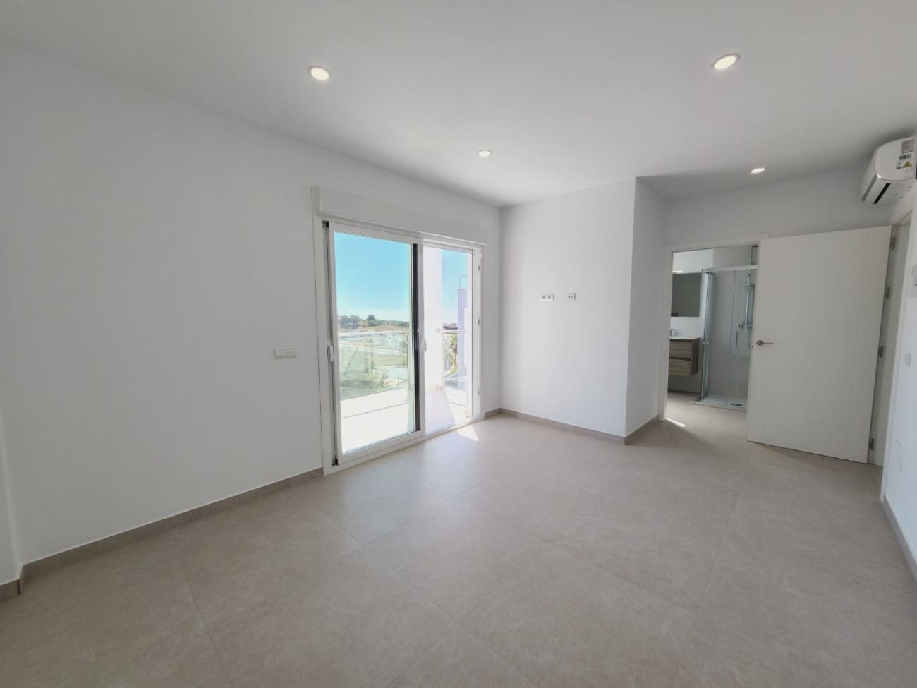 4 soveværelse Villa til salg i Nerja med swimmingpool - € 865.000 (Ref: 8559585)