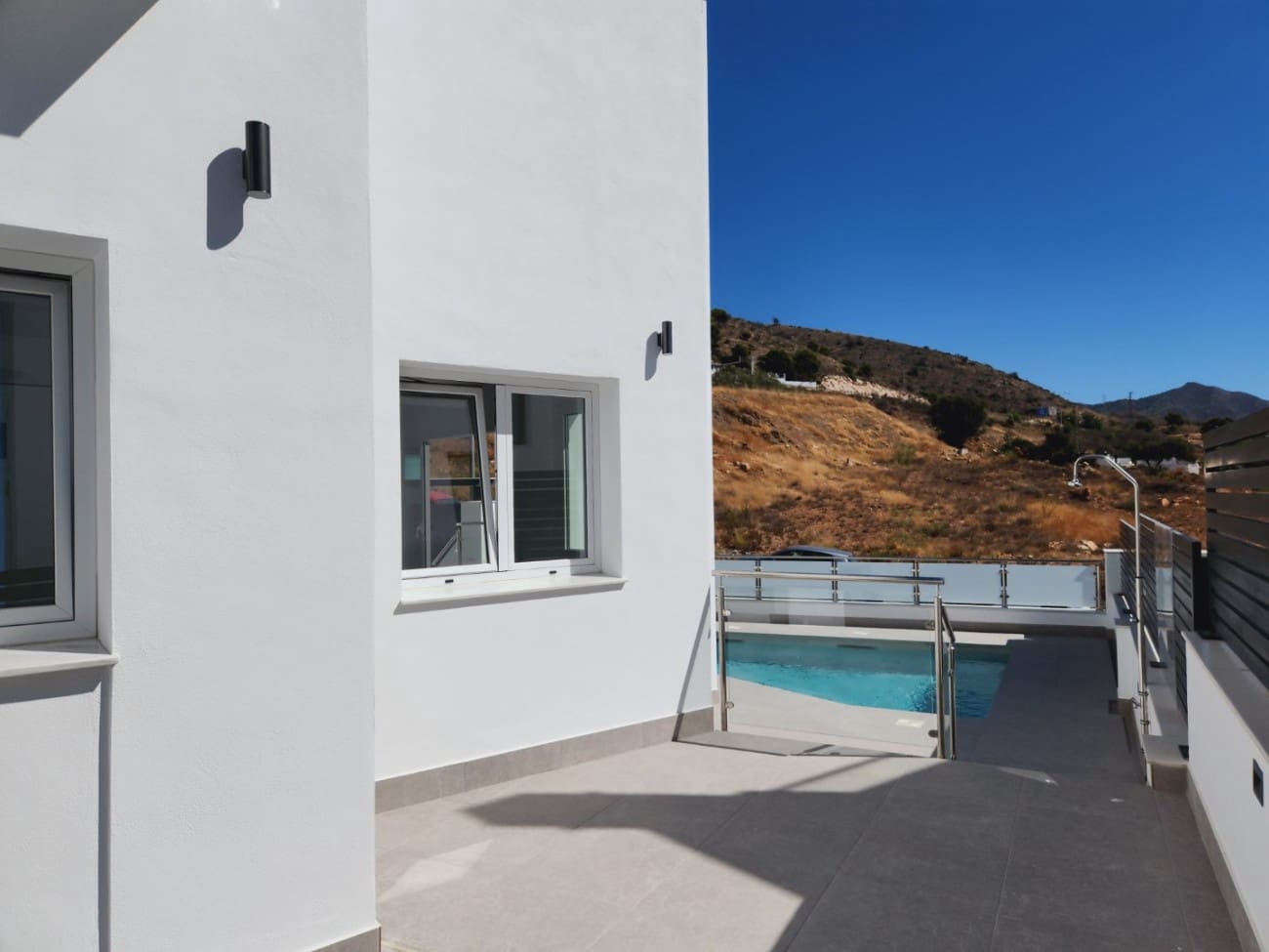 4 soveværelse Villa til salg i Nerja med swimmingpool - € 865.000 (Ref: 8559585)