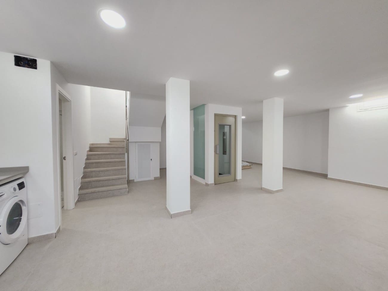 4 soveværelse Villa til salg i Nerja med swimmingpool - € 865.000 (Ref: 8559585)