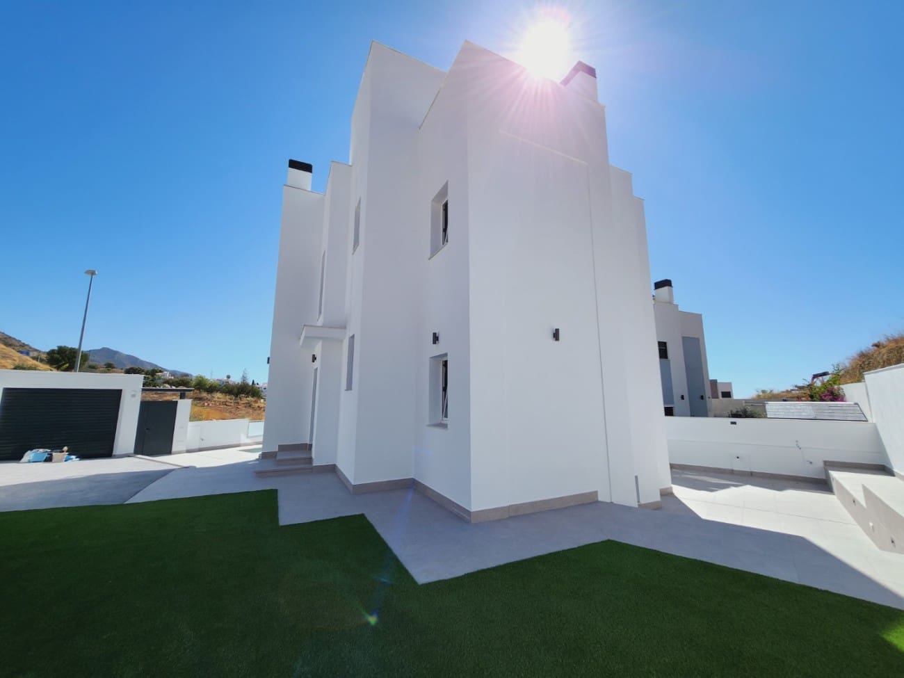 4 soveværelse Villa til salg i Nerja med swimmingpool - € 865.000 (Ref: 8559585)