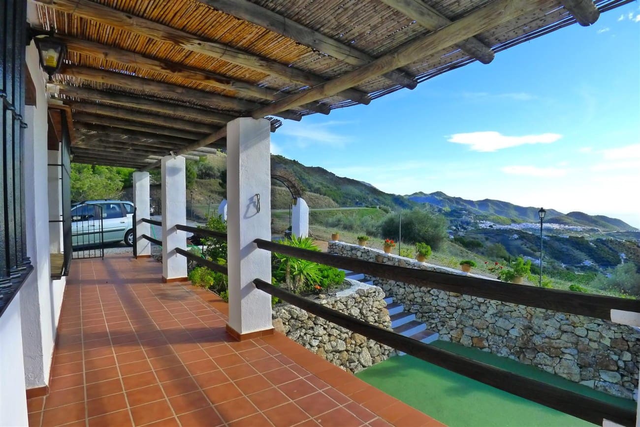 3 soveværelse Finca/Landehus til salg i Frigiliana - € 950.000 (Ref: 8840656)