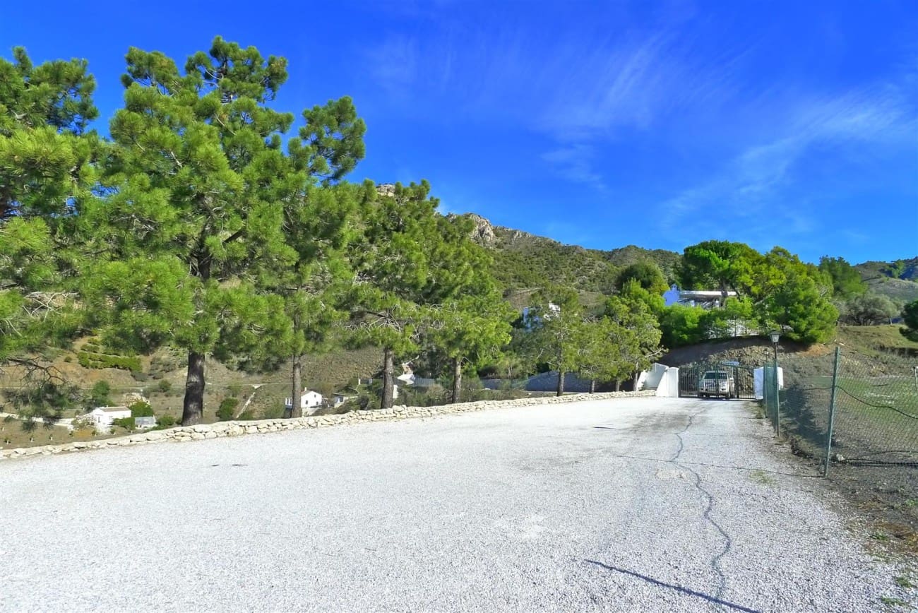 3 soveværelse Finca/Landehus til salg i Frigiliana - € 950.000 (Ref: 8840656)