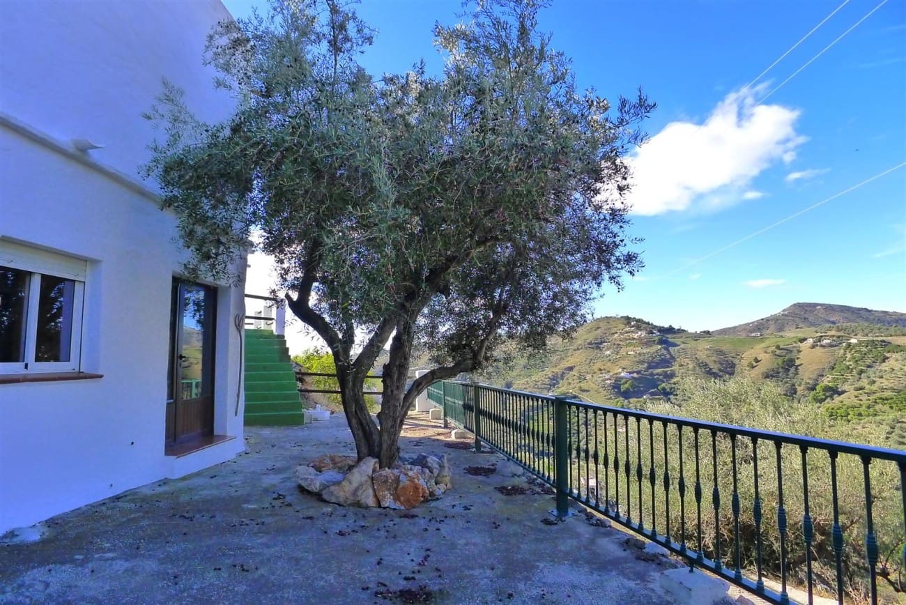 3 soveværelse Finca/Landehus til salg i Frigiliana - € 950.000 (Ref: 8840656)