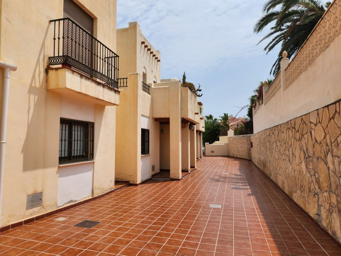 3 soveværelse Semi-Rækkehus til salg i Nerja med swimmingpool garage - € 499.900 (Ref: 9036436)