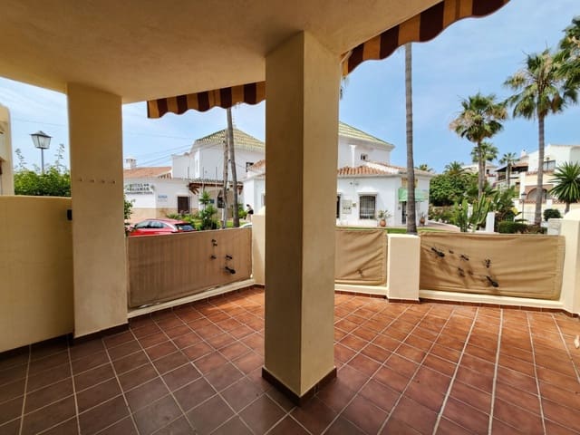 3 sovrum Semi-fristående Villa till salu i Nerja med pool garage - 499 900 € (Ref: 9036436)