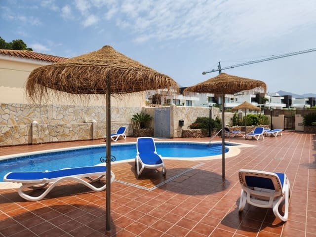 3 sovrum Semi-fristående Villa till salu i Nerja med pool garage - 499 900 € (Ref: 9036436)