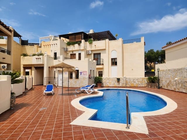 3 sovrum Semi-fristående Villa till salu i Nerja med pool garage - 499 900 € (Ref: 9036436)