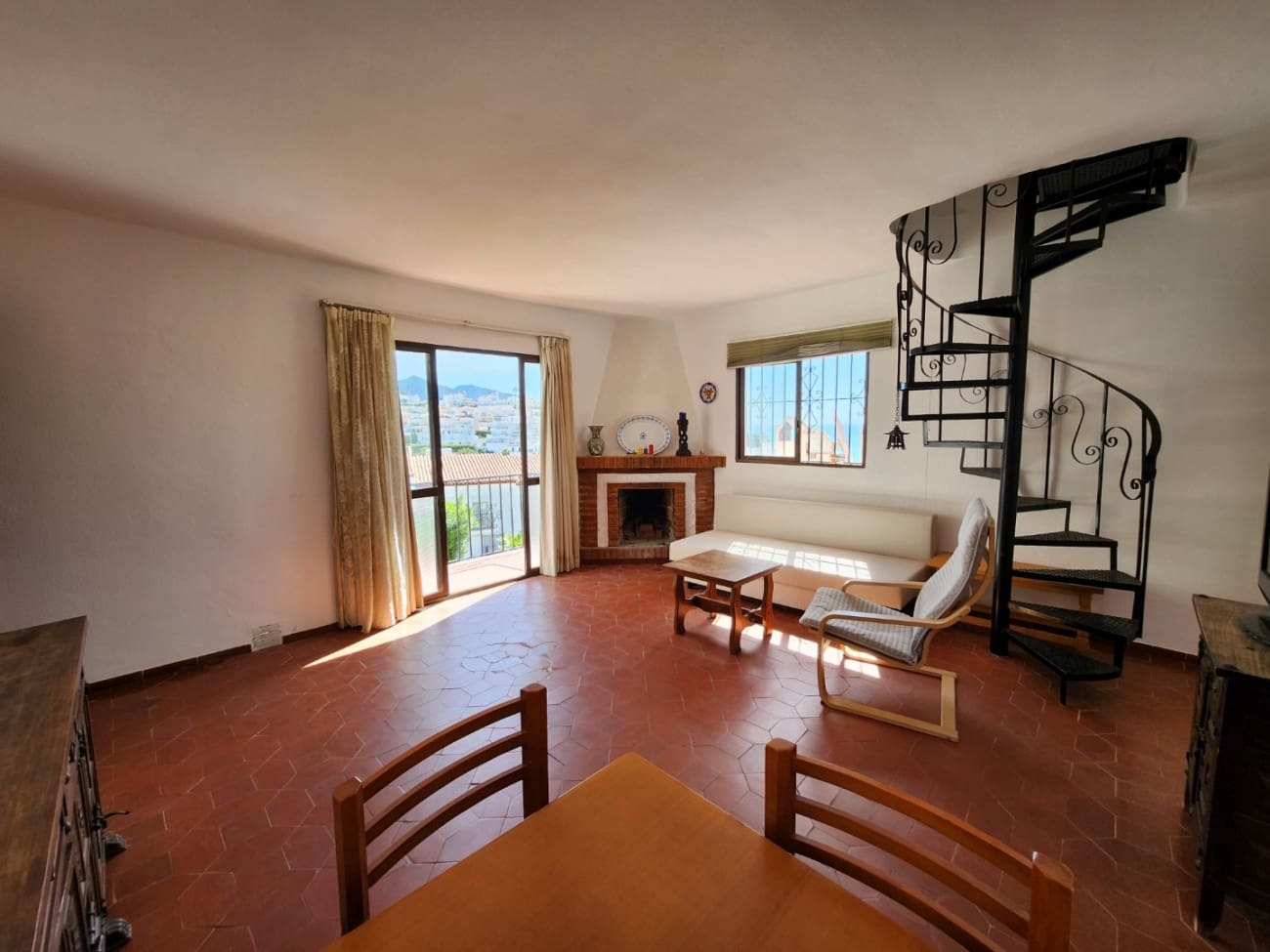 2 soveværelse Lejlighed til salg i Nerja med swimmingpool - € 359.000 (Ref: 9134128)