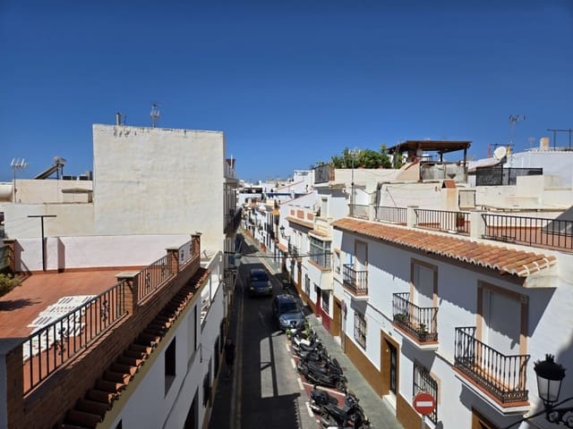 2 bedroom Apartment for sale in Nerja with pool - € 275,000 (Ref: 9185059)