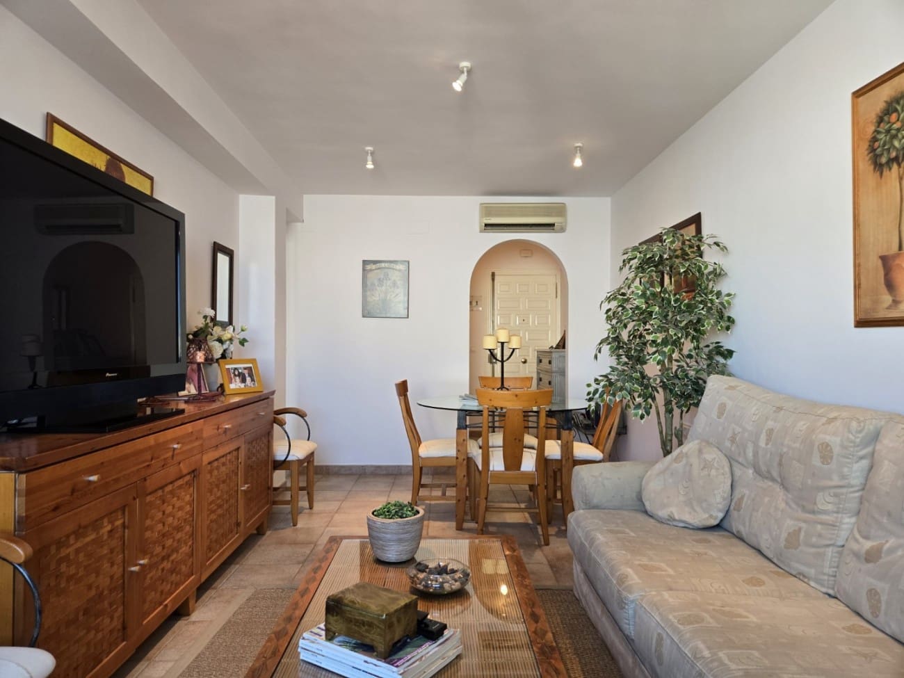 2 soveværelse Lejlighed til salg i Nerja med swimmingpool - € 275.000 (Ref: 9185059)