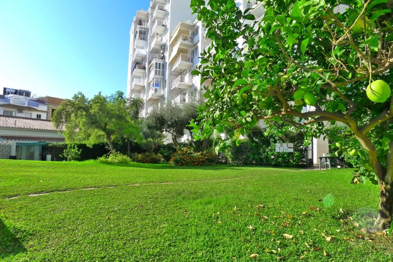 2 soveværelse Lejlighed til salg i Nerja med swimmingpool - € 275.000 (Ref: 9185059)