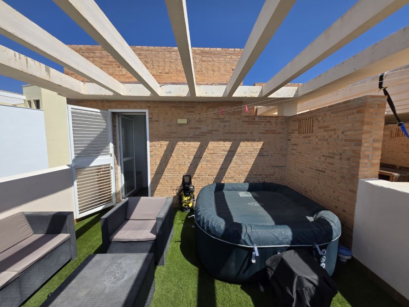 4 soveværelse Byhus til salg i Torrox-Costa med swimmingpool - € 360.000 (Ref: 9185060)