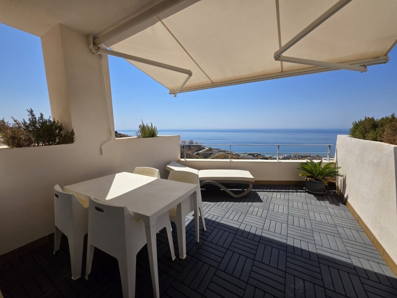 4 soveværelse Byhus til salg i Torrox-Costa med swimmingpool - € 360.000 (Ref: 9185060)