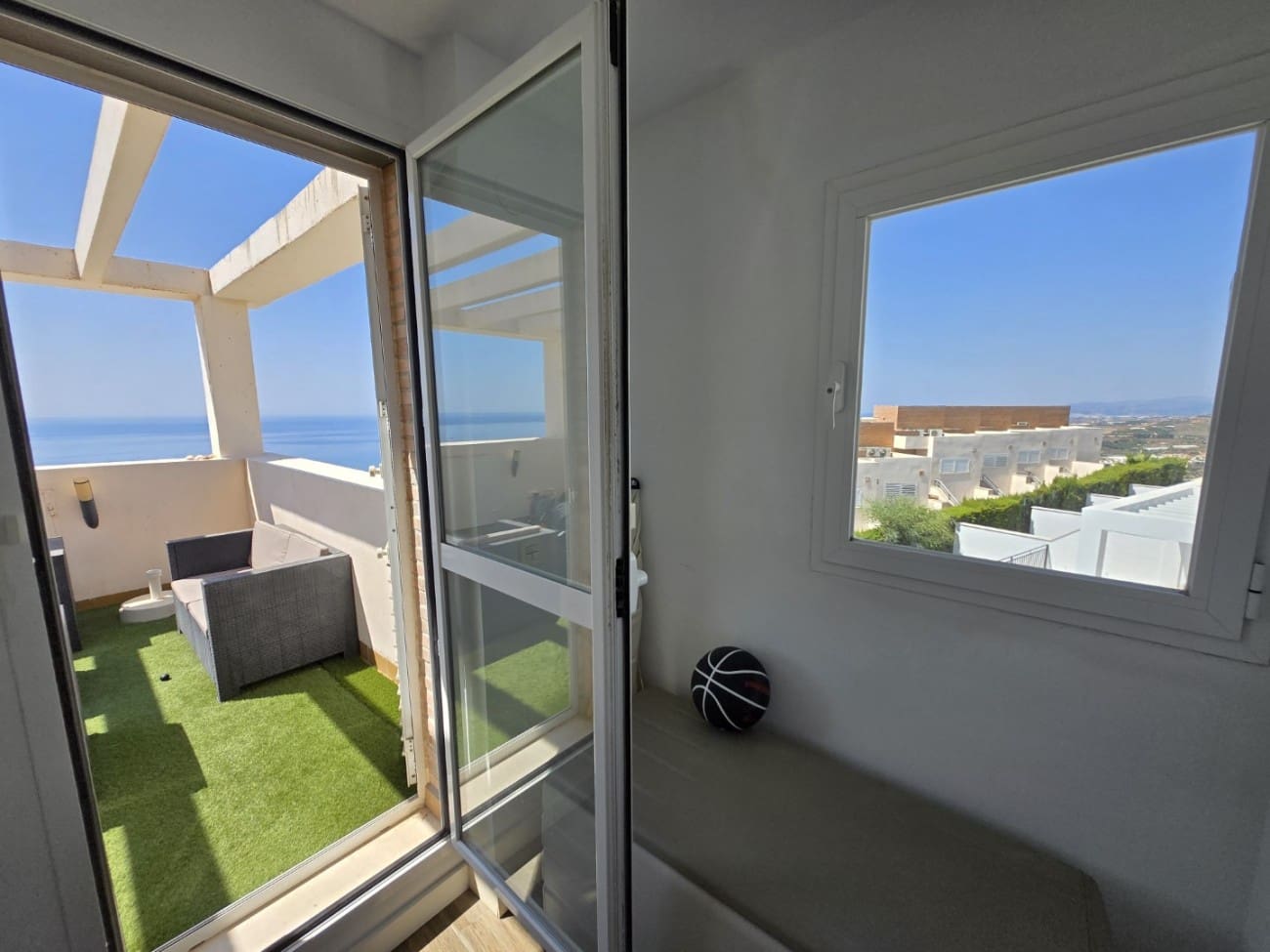 4 soveværelse Byhus til salg i Torrox-Costa med swimmingpool - € 360.000 (Ref: 9185060)