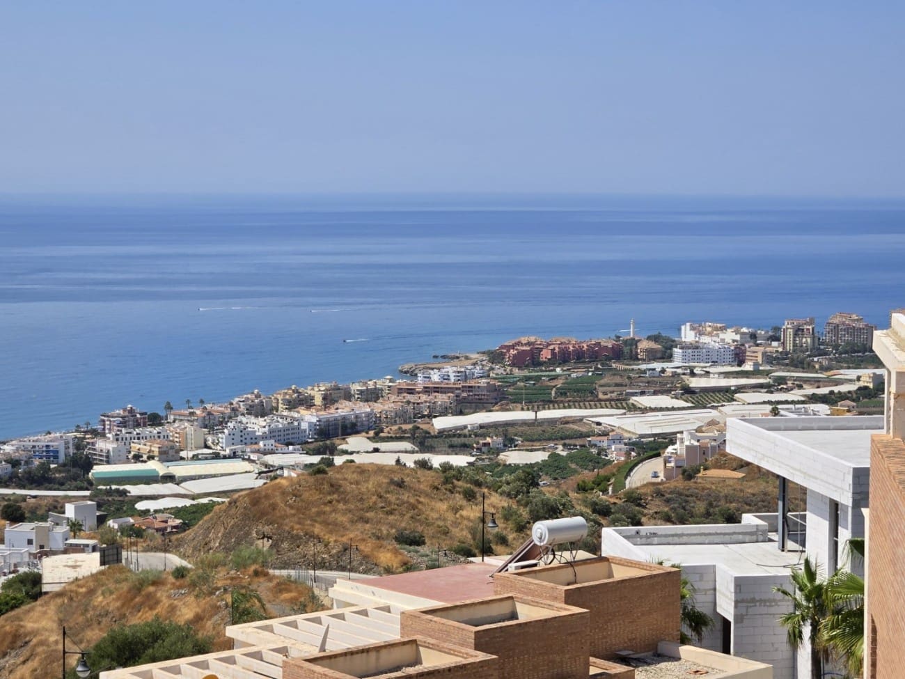 4 soveværelse Byhus til salg i Torrox-Costa med swimmingpool - € 360.000 (Ref: 9185060)