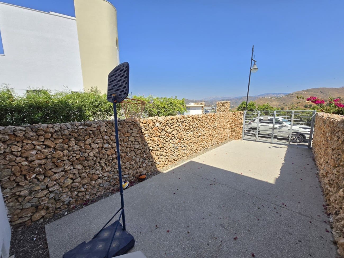 4 soveværelse Byhus til salg i Torrox-Costa med swimmingpool - € 360.000 (Ref: 9185060)