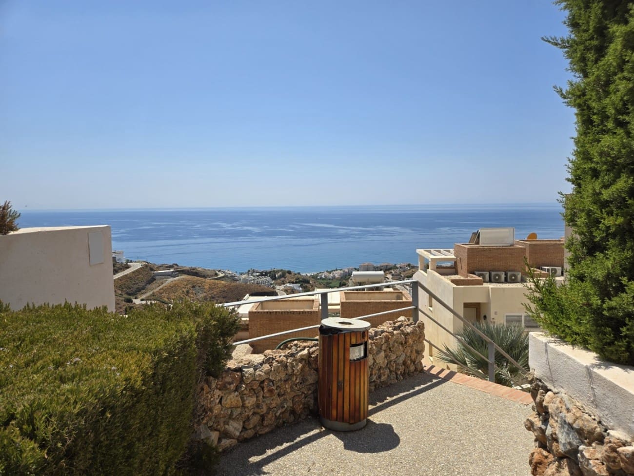 4 soveværelse Byhus til salg i Torrox-Costa med swimmingpool - € 360.000 (Ref: 9185060)
