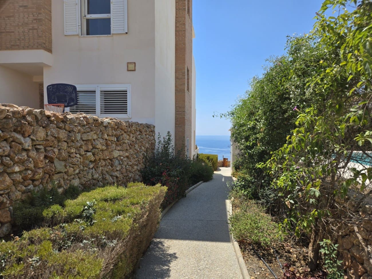 4 soveværelse Byhus til salg i Torrox-Costa med swimmingpool - € 360.000 (Ref: 9185060)