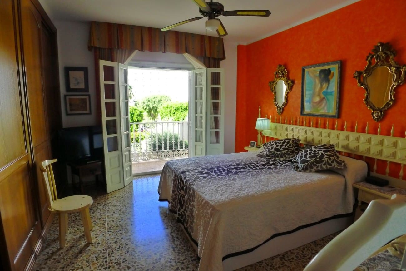 3 makuuhuone Omakotitalo myytävänä paikassa Nerja mukana 
autotalli - 636 000 € (Ref: 9334484)