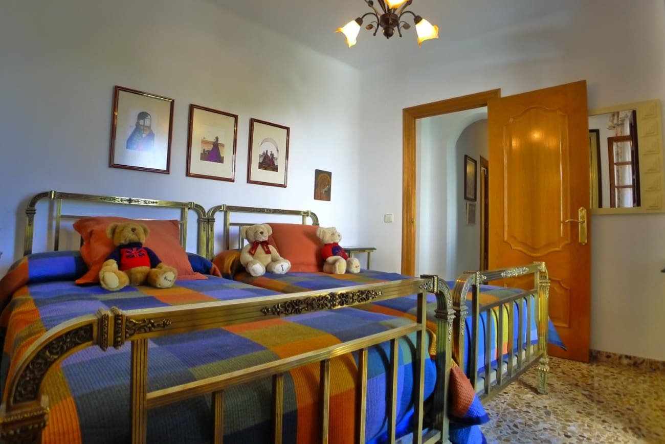 3 makuuhuone Omakotitalo myytävänä paikassa Nerja mukana 
autotalli - 636 000 € (Ref: 9334484)