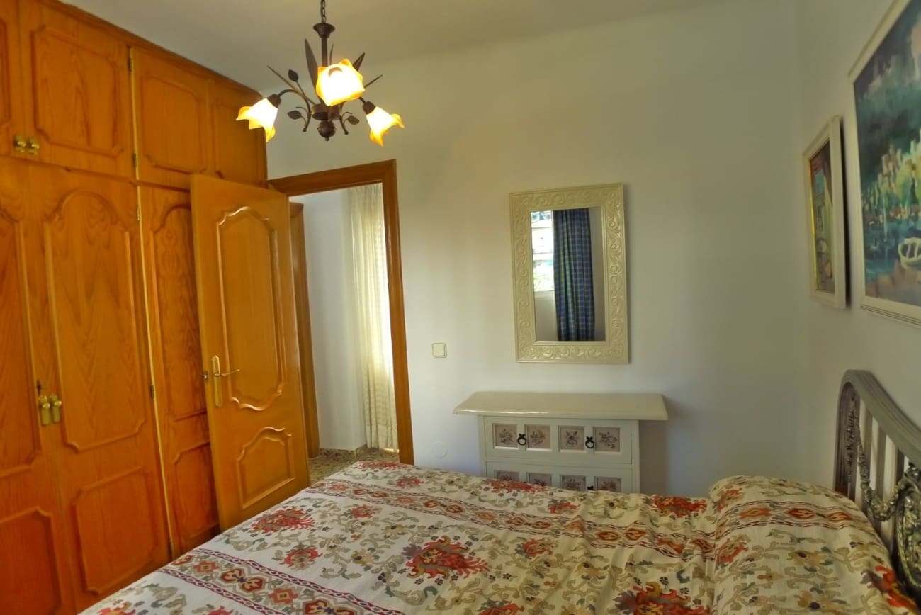 3 makuuhuone Omakotitalo myytävänä paikassa Nerja mukana 
autotalli - 636 000 € (Ref: 9334484)