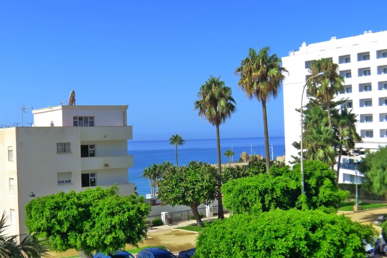 3 makuuhuone Omakotitalo myytävänä paikassa Nerja mukana 
autotalli - 636 000 € (Ref: 9334484)