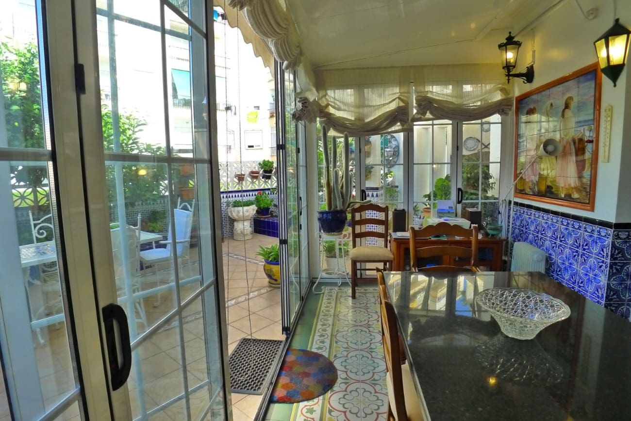 3 makuuhuone Omakotitalo myytävänä paikassa Nerja mukana 
autotalli - 636 000 € (Ref: 9334484)