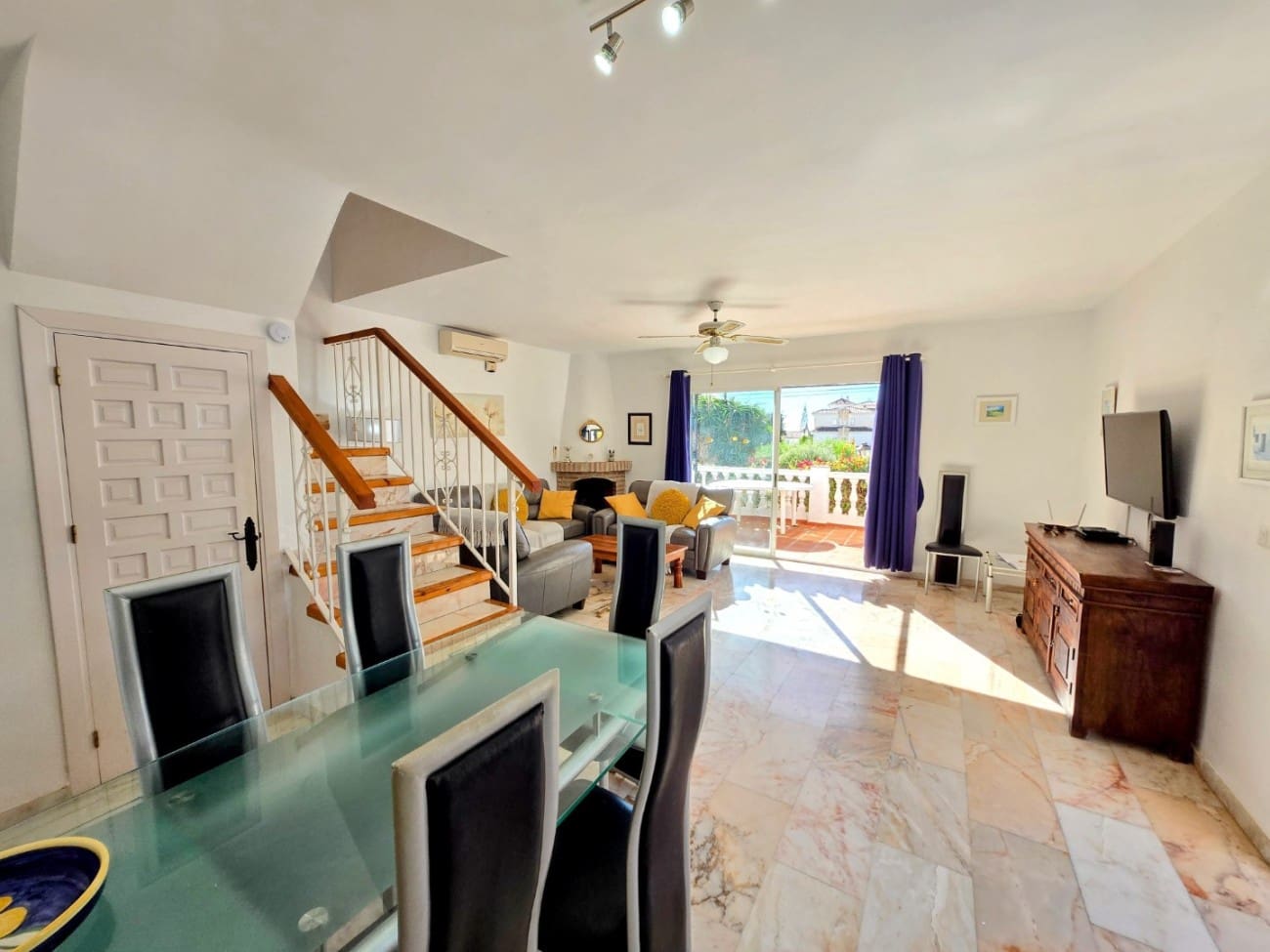 3 bedroom Villa for sale in Nerja with pool garage - € 499,000 (Ref: 9398146)