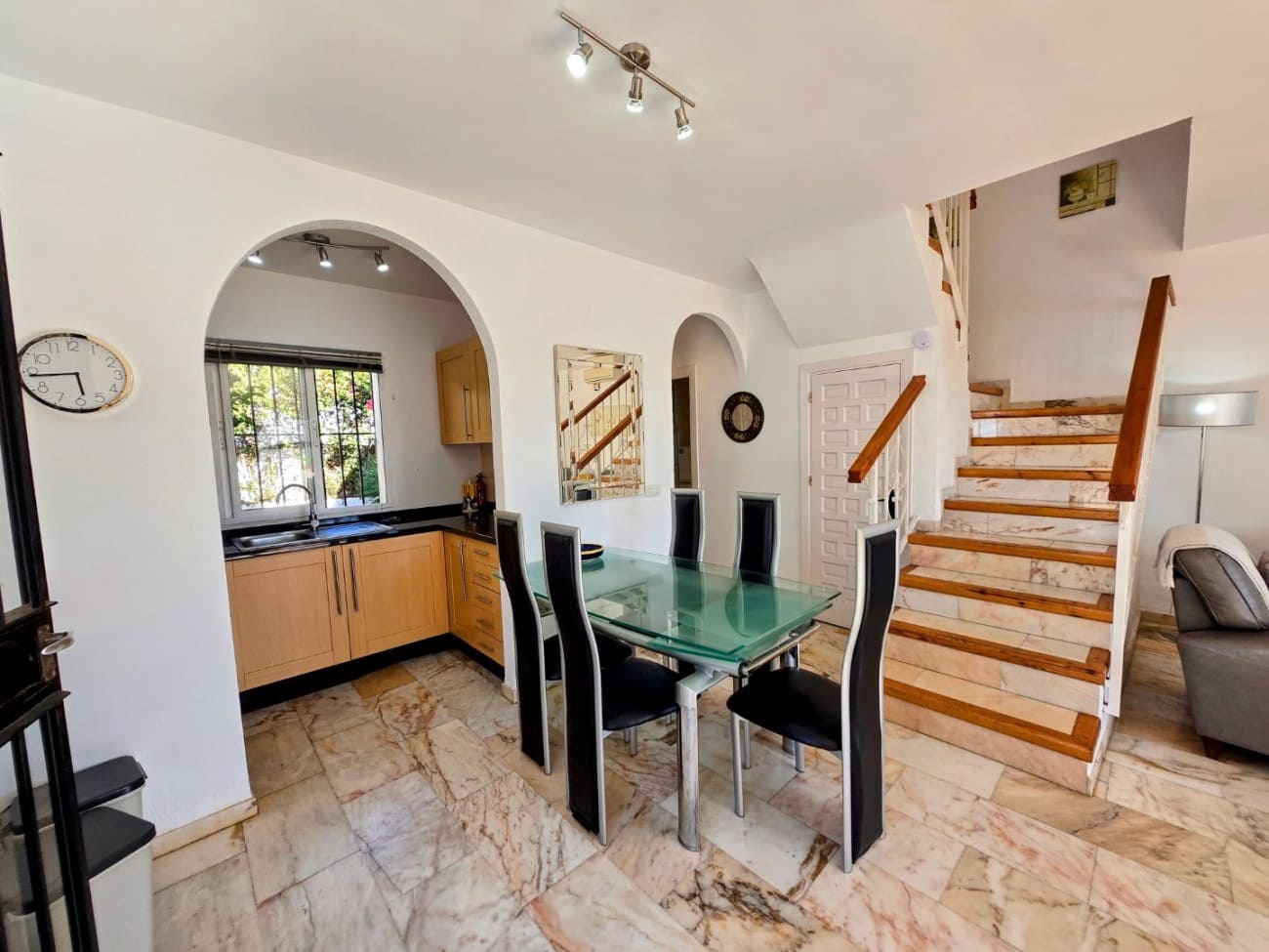 3 bedroom Villa for sale in Nerja with pool garage - € 499,000 (Ref: 9398146)