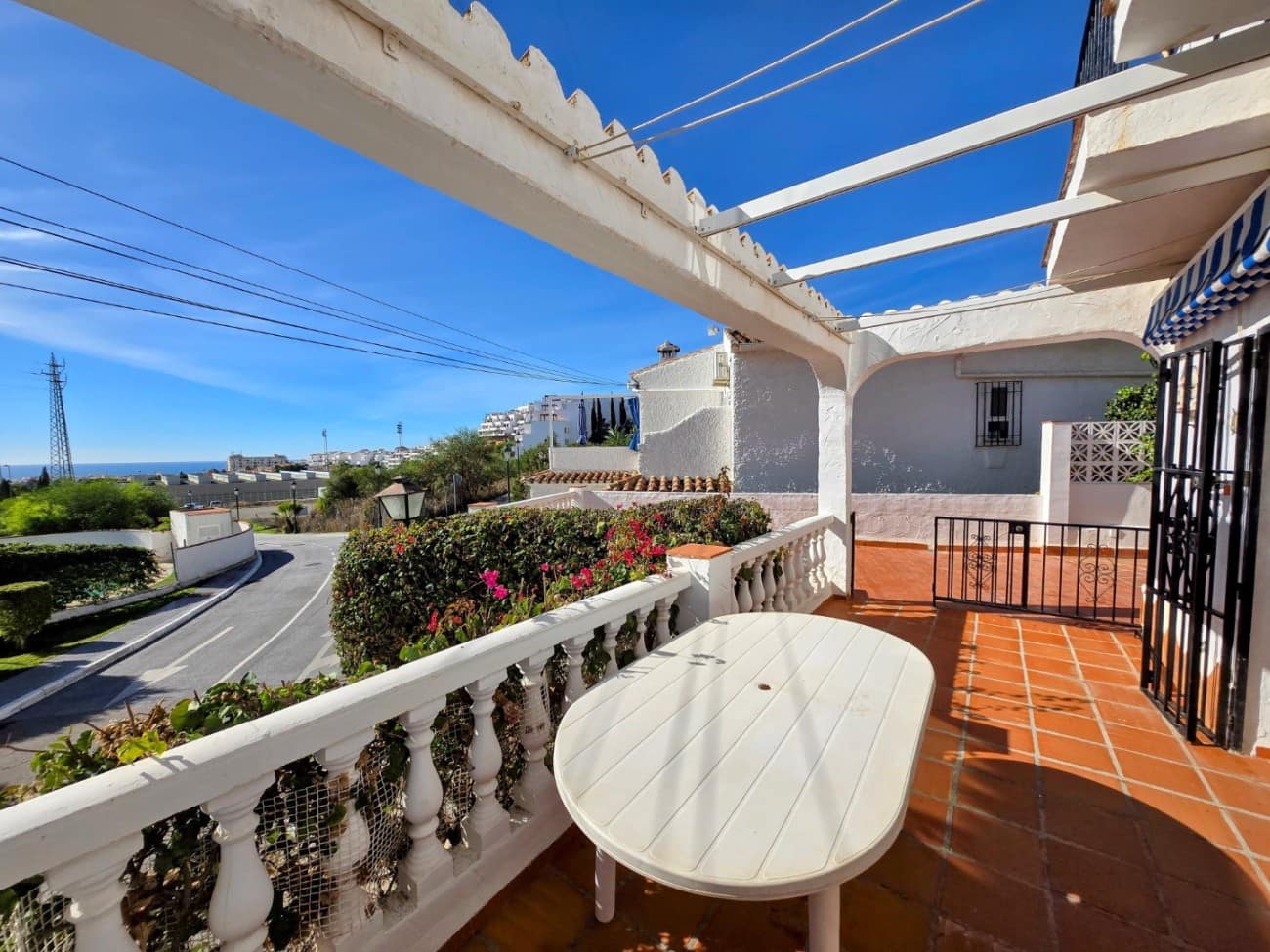 3 bedroom Villa for sale in Nerja with pool garage - € 499,000 (Ref: 9398146)