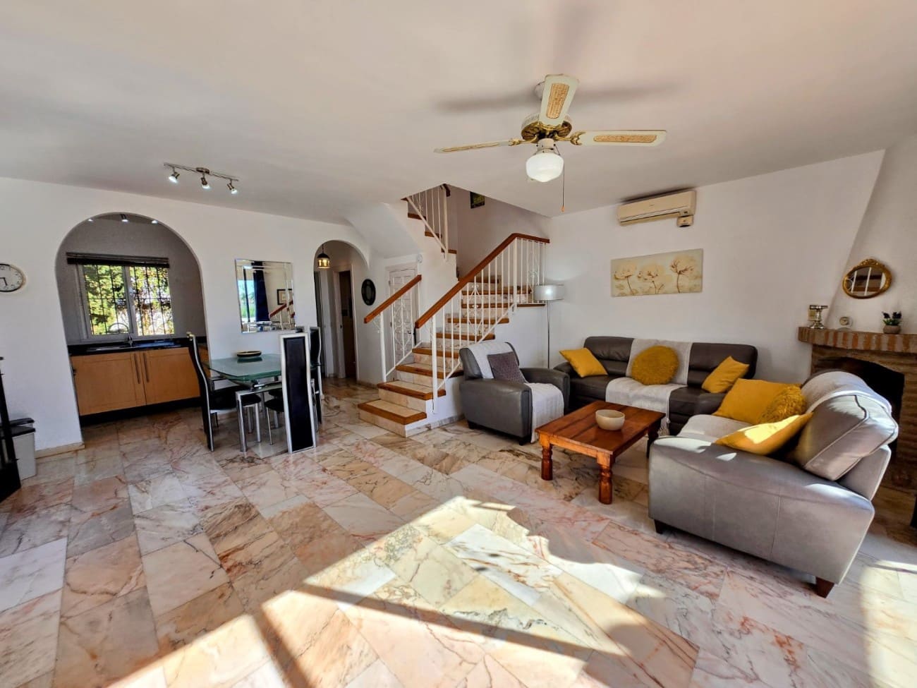 3 bedroom Villa for sale in Nerja with pool garage - € 499,000 (Ref: 9398146)