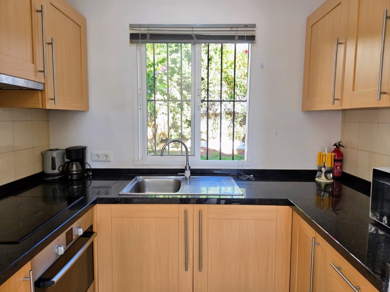 3 bedroom Villa for sale in Nerja with pool garage - € 499,000 (Ref: 9398146)