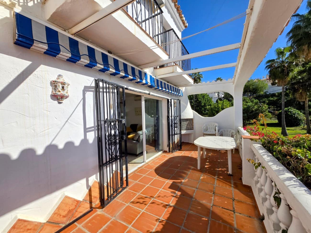 3 bedroom Villa for sale in Nerja with pool garage - € 499,000 (Ref: 9398146)