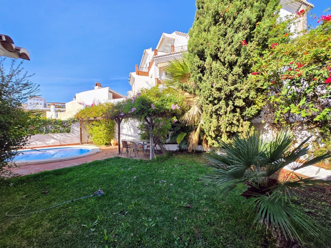 3 bedroom Villa for sale in Nerja with pool garage - € 499,000 (Ref: 9398146)