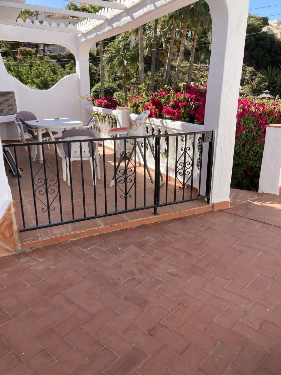 3 bedroom Villa for sale in Nerja with pool garage - € 499,000 (Ref: 9398146)