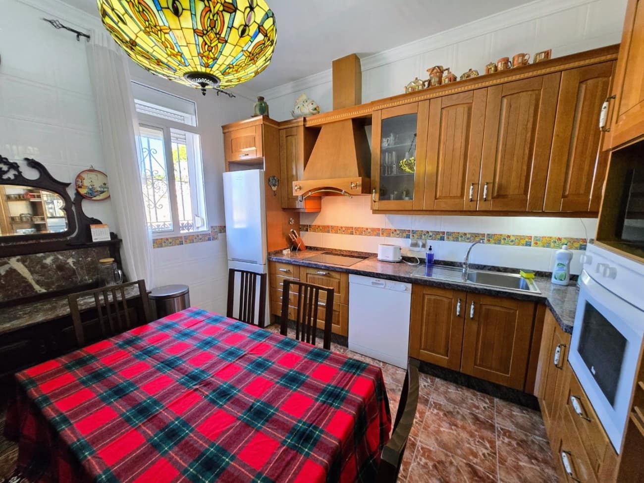 4 makuuhuone Huvila myytävänä paikassa Caleta de Velez mukana uima-altaan - 485 000 € (Ref: 9468076)