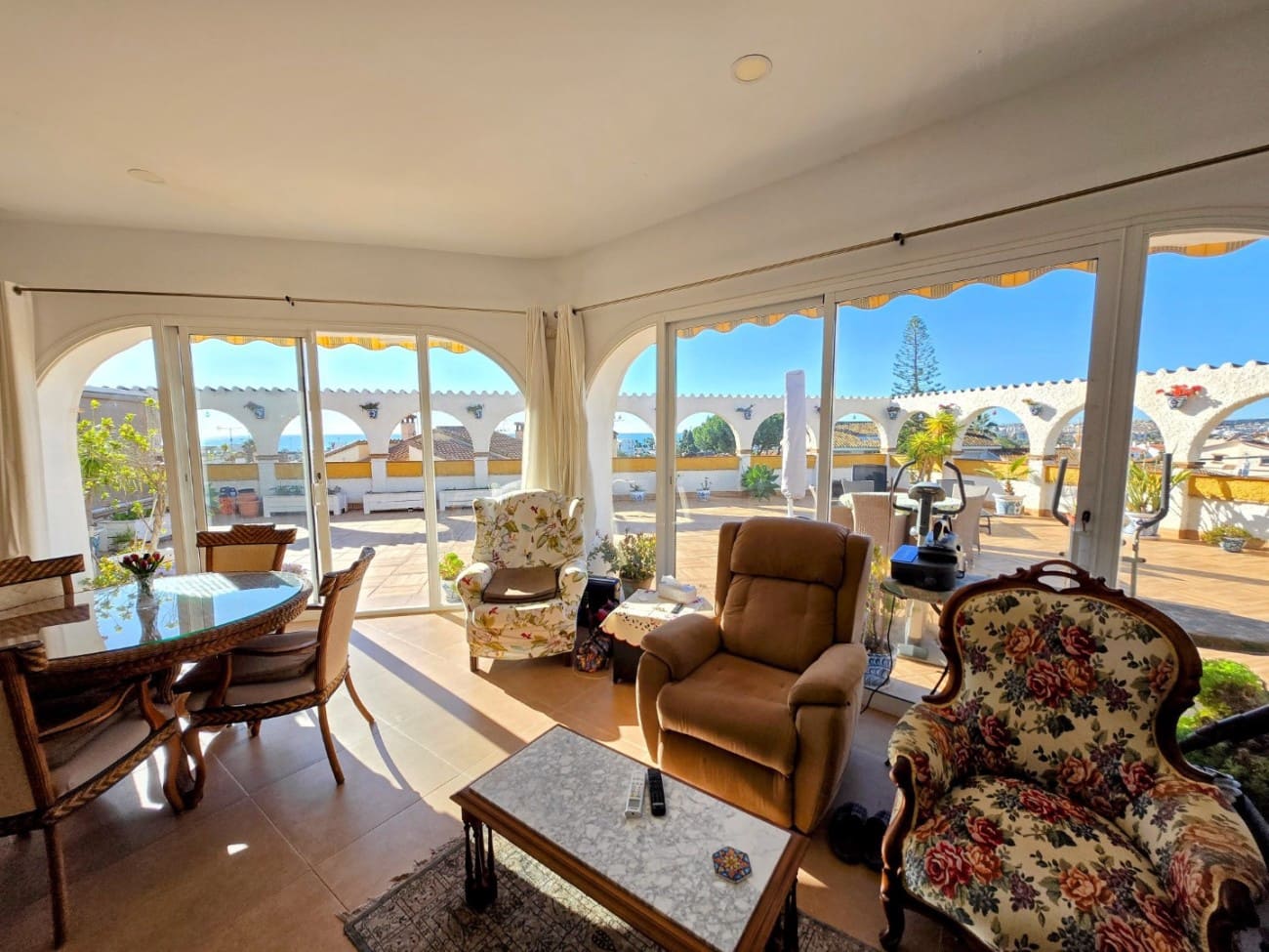 4 makuuhuone Huvila myytävänä paikassa Caleta de Velez mukana uima-altaan - 485 000 € (Ref: 9468076)