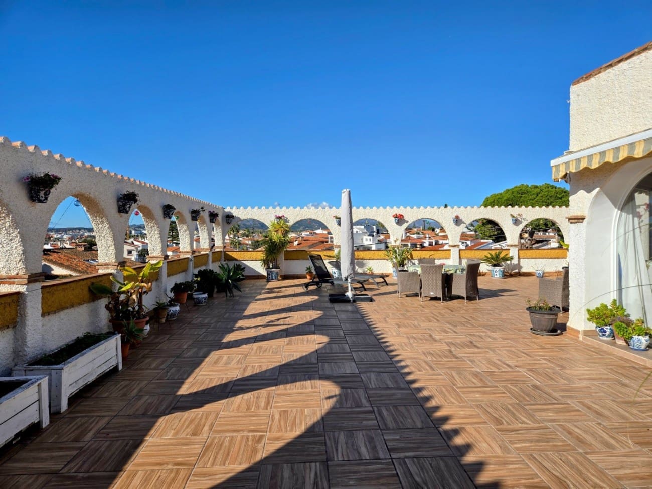 4 makuuhuone Huvila myytävänä paikassa Caleta de Velez mukana uima-altaan - 485 000 € (Ref: 9468076)