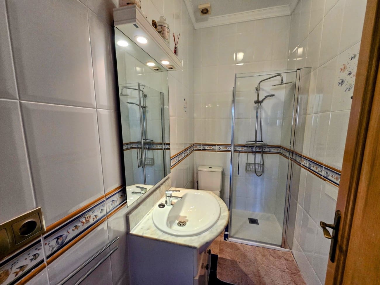 4 makuuhuone Huvila myytävänä paikassa Caleta de Velez mukana uima-altaan - 485 000 € (Ref: 9468076)