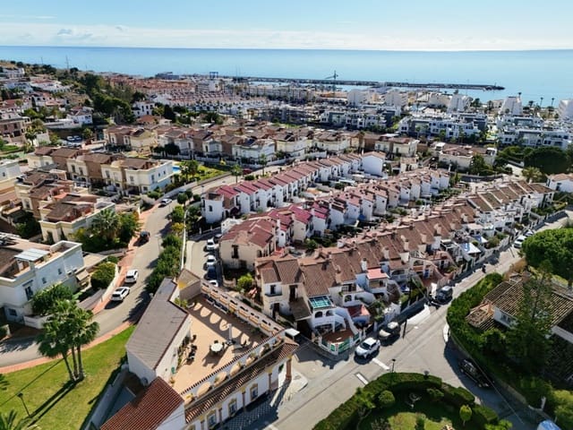 4 quarto Moradia para venda em Caleta de Vélez, Vélez-Málaga com piscina - 485 000 € (Ref: 9468076)