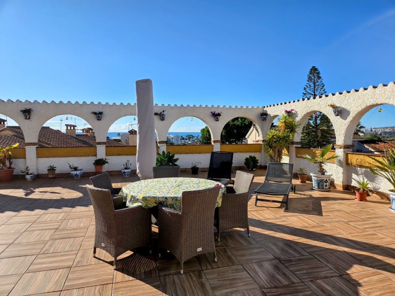 4 makuuhuone Huvila myytävänä paikassa Caleta de Velez mukana uima-altaan - 485 000 € (Ref: 9468076)