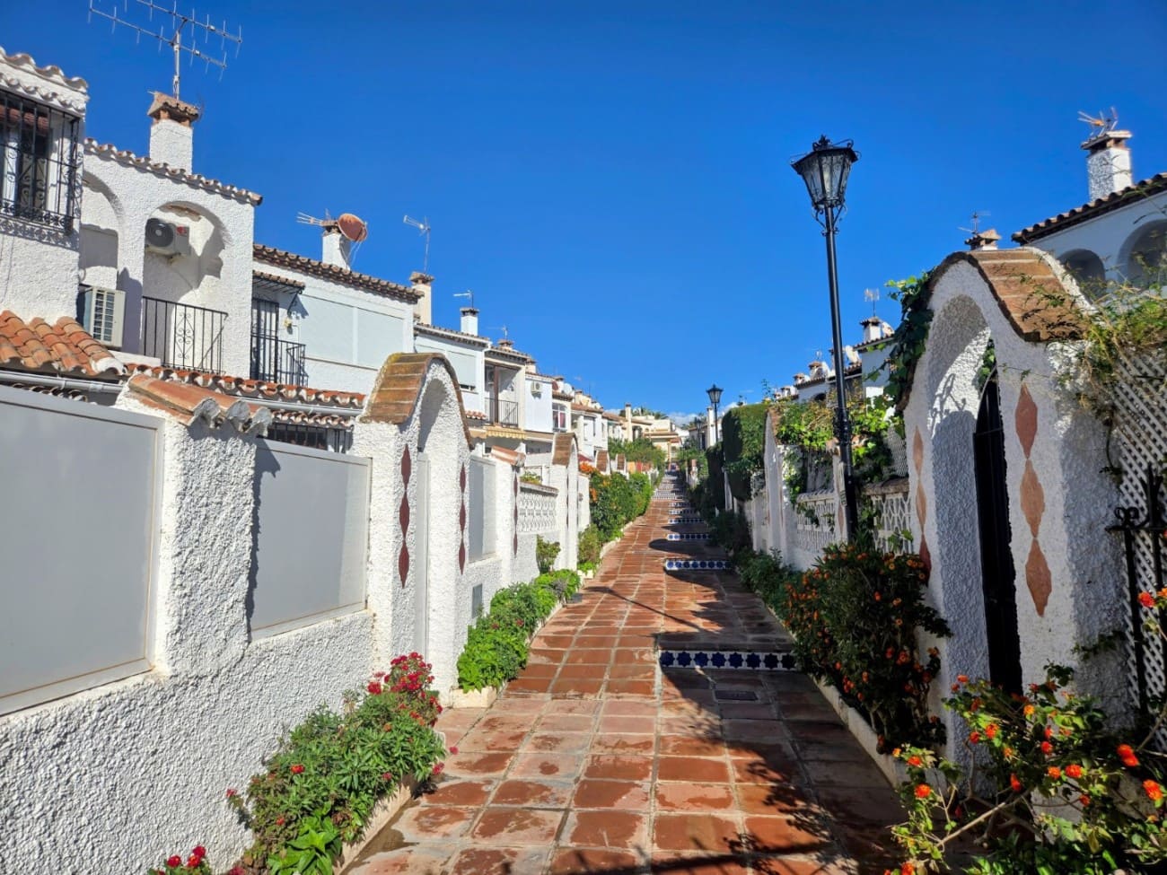 4 makuuhuone Huvila myytävänä paikassa Caleta de Velez mukana uima-altaan - 485 000 € (Ref: 9468076)