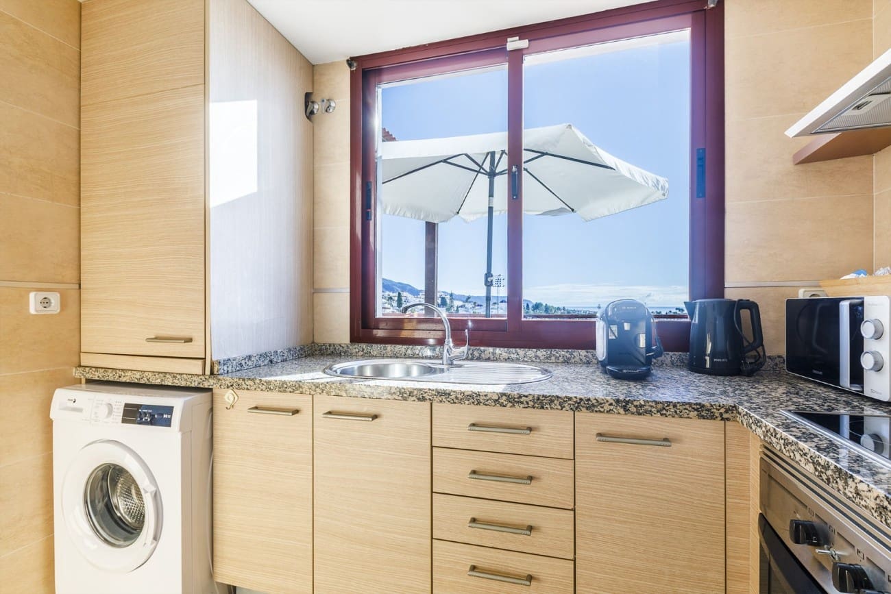 2 bedroom Penthouse for sale in Nerja with pool - € 390,000 (Ref: 9523906)