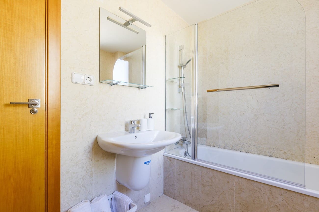 2 bedroom Penthouse for sale in Nerja with pool - € 390,000 (Ref: 9523906)