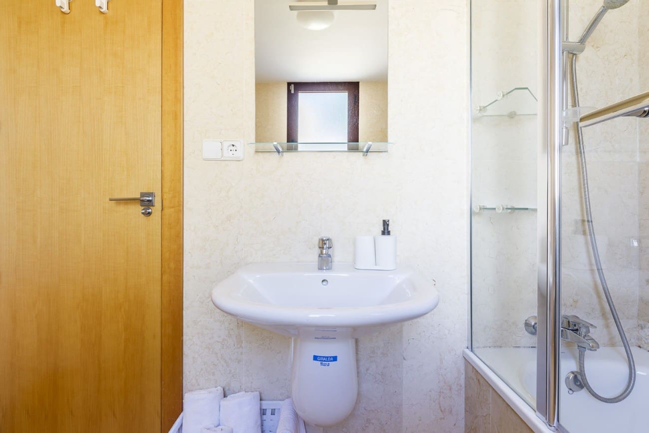 2 bedroom Penthouse for sale in Nerja with pool - € 390,000 (Ref: 9523906)